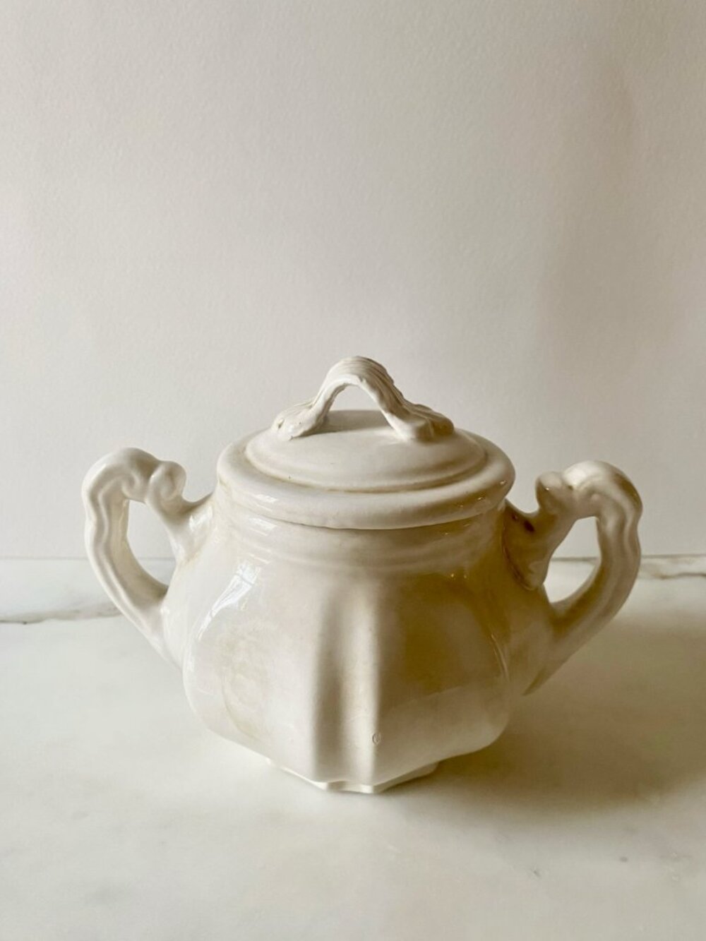 Vietri Incanto Stone White / Baroque style sugar bowl